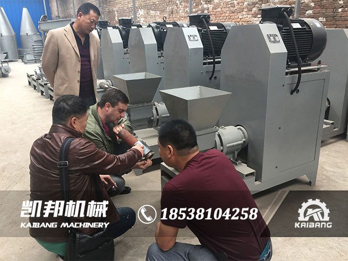 为何很多人热衷新型木炭机的投资 木炭机重要设备的特点有什么